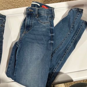 Celebrity Pink jeans never worn no tags. size 1/25